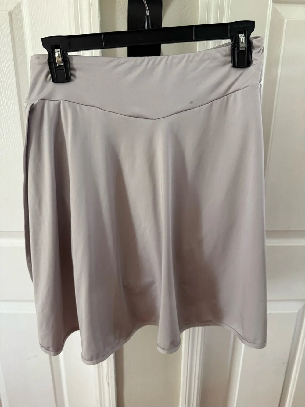 Flowy Light Gray A-Line Skirt with Subtle V-Waist Seam